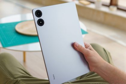 New Red Tablet with Snapdragon 8 Series Chip