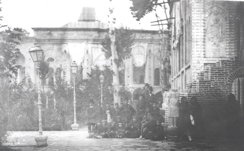 Photo by Nasser al -Din Shah Women