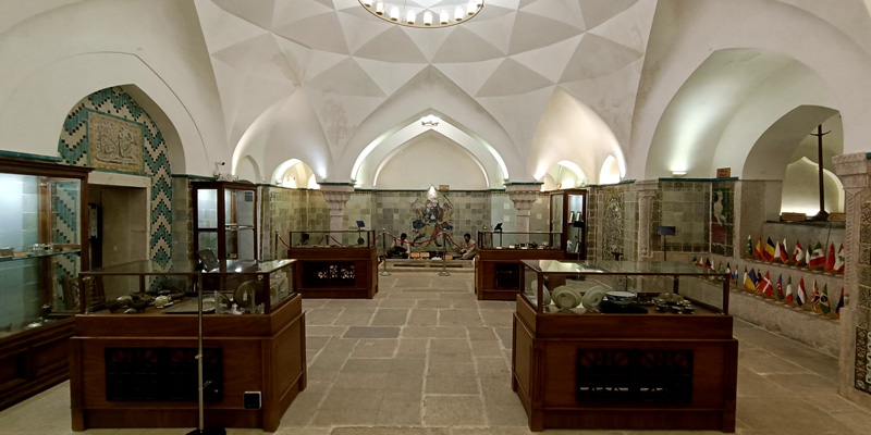 Ibrahim Khan Bath and Golden Museum and Wire. Photographer: me mo