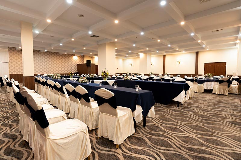 The interior of the Jasmine Hall of Parsian Esteghlal Tehran Independence; Photo Source: Tehran Esteghlal Hotel website; Photographer: Unknown