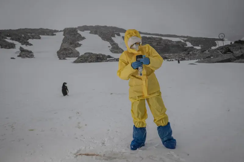Research by Turkish scientists in Antarctica on the subject of human impact on blue ecosystems; Photo Source: Theguardian; Photographer's name: Unknown 