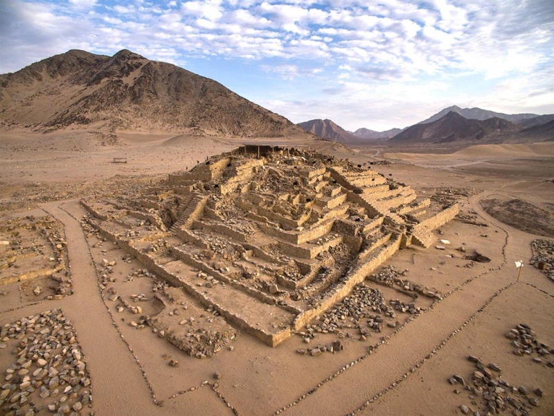 The city of the pyramid like karal; Photo Source: Incatrailmachu.com. Photographer: Unknown