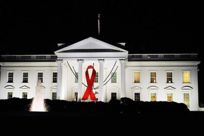 Video/ Trump not short, AIDS warns the border