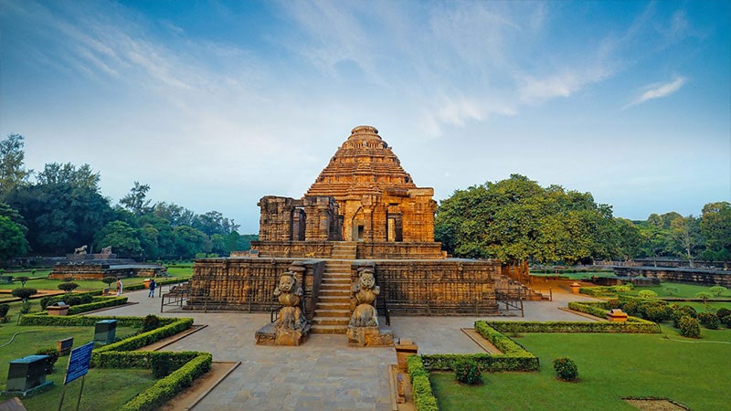Where is the Temple of the Sun Konarak? Masterpiece of Indian architecture