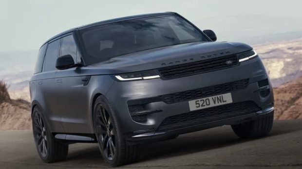 Which automotive brands still offer V8 engines in year 6?