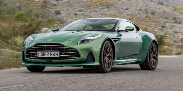 Which automotive brands still offer V8 engines in year 6?