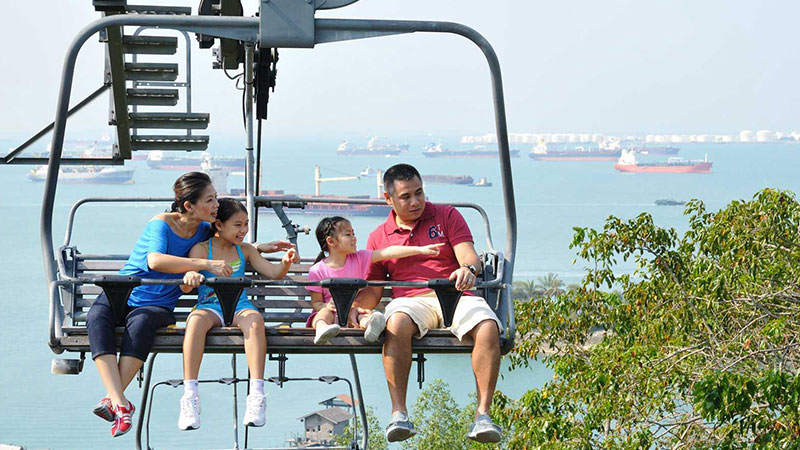 Adventure Cove Waterpark Singapore)