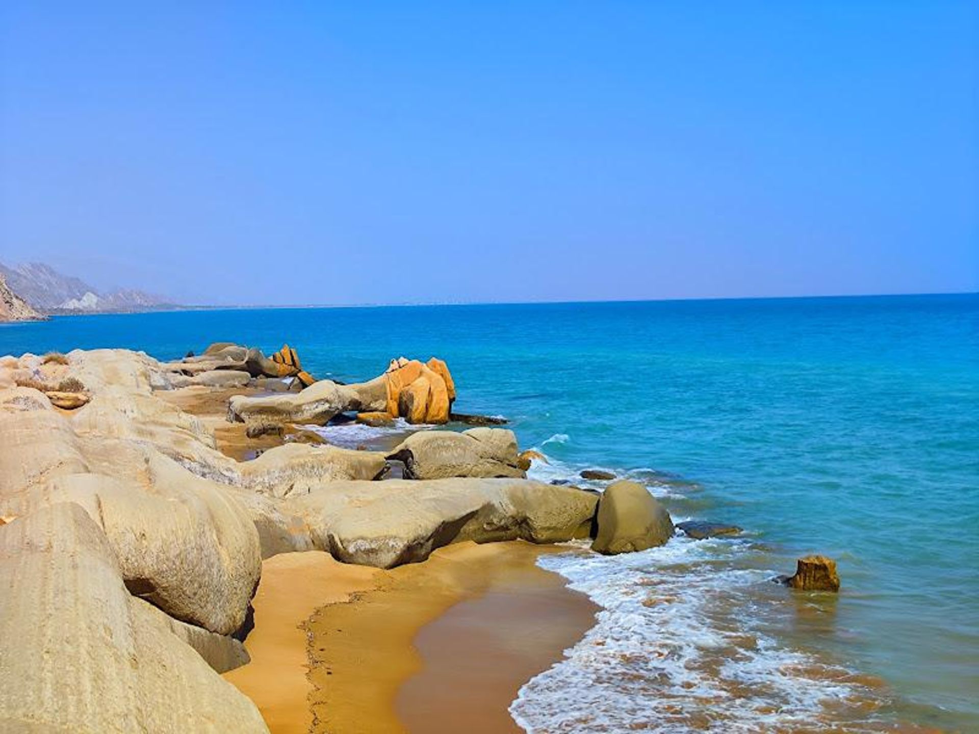 Hormozgan Maxar Beach