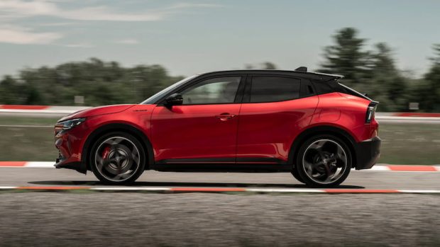 Alfa Romeo Jr.'s side view