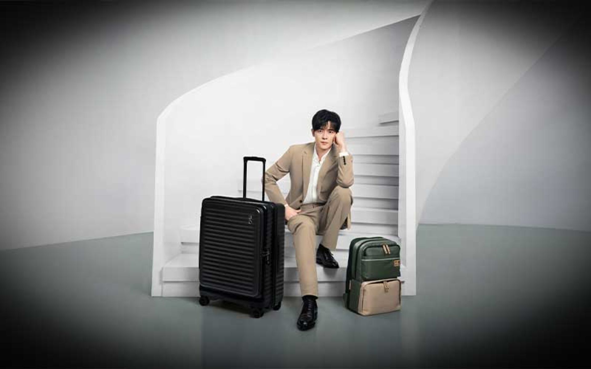 Ekolak brand travel suitcase