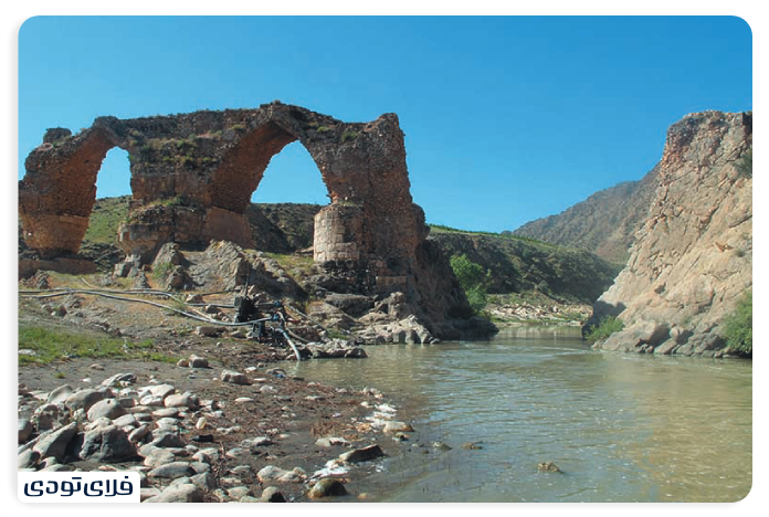 Thirty stairs bridge