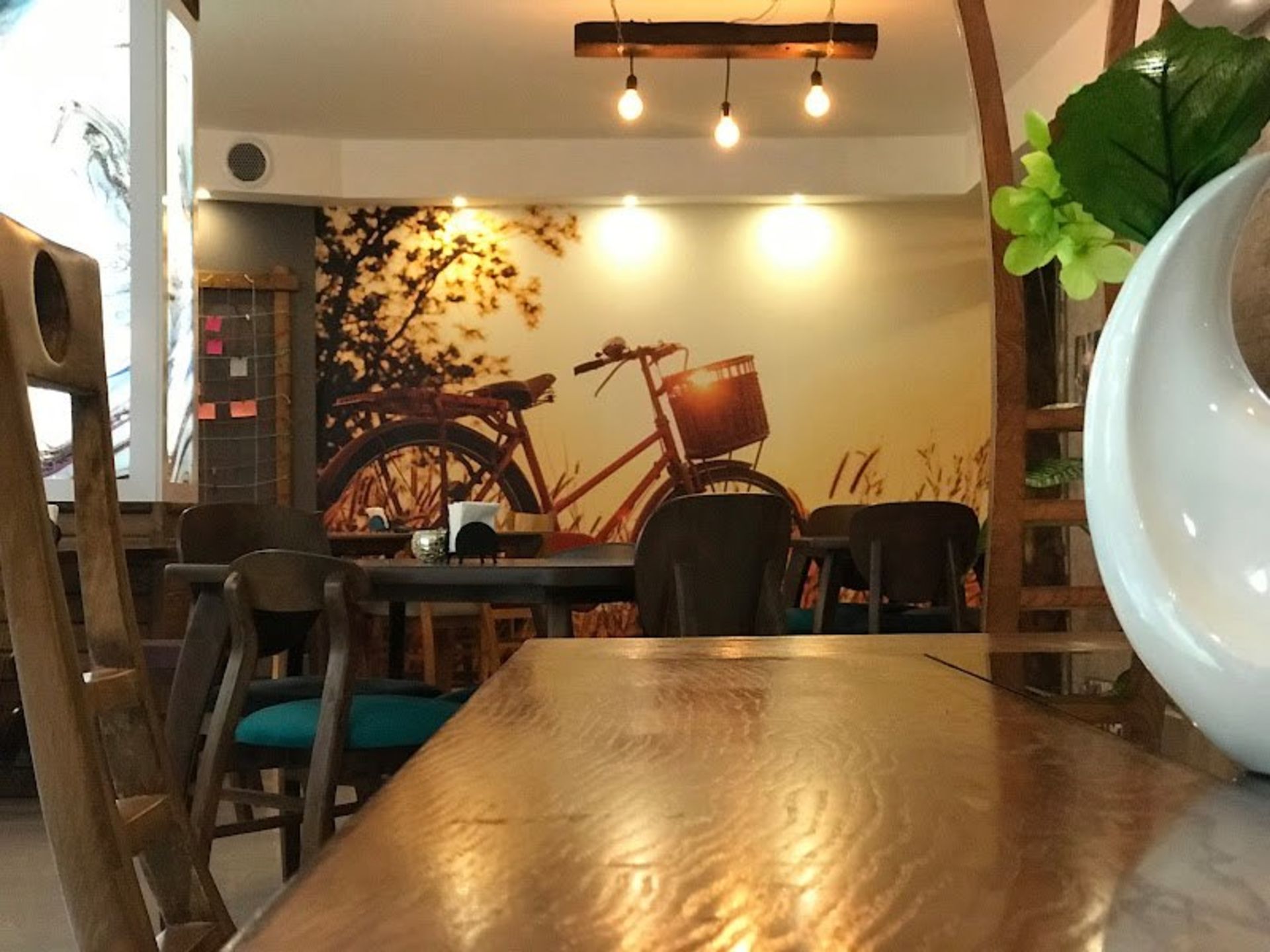 The interior of the Karaj Cafe