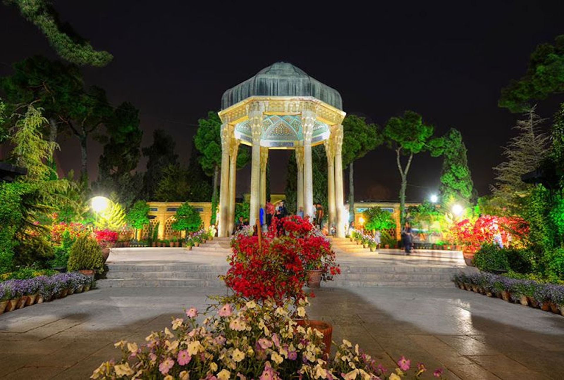 Shiraz's memory at night