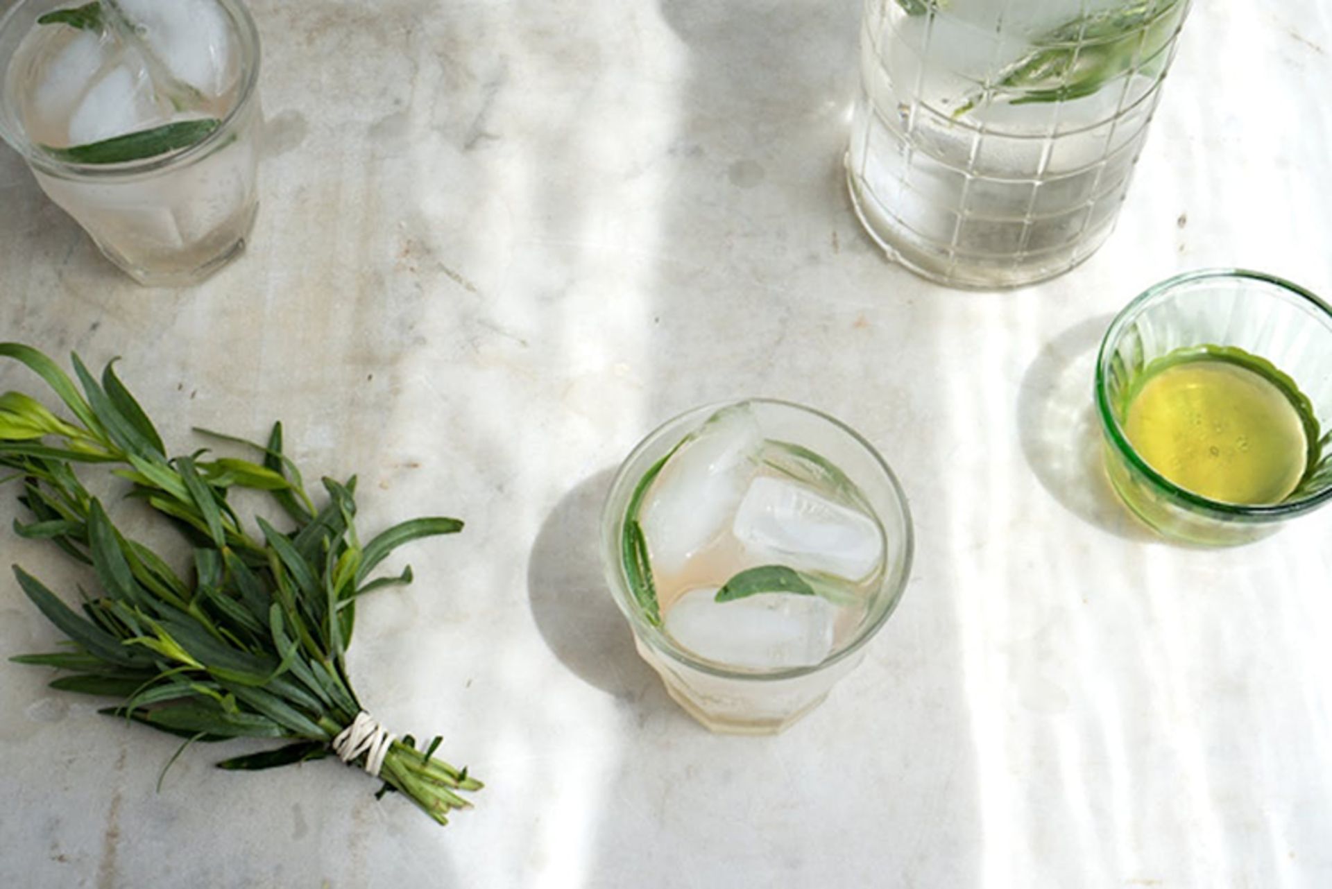 Ingredients to prepare tarragon syrup