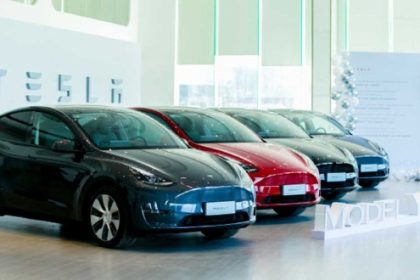 Tesla's electric cars selling