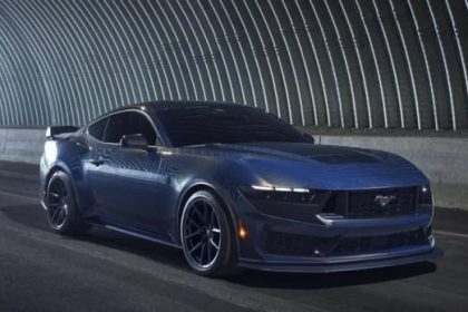 Which automotive brands still offer V8 engines in year 6?