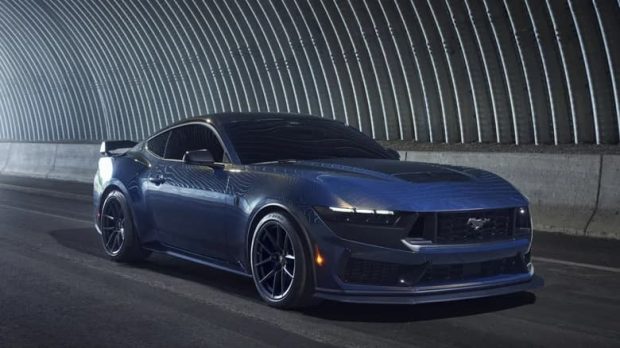 Which automotive brands still offer V8 engines in year 6?