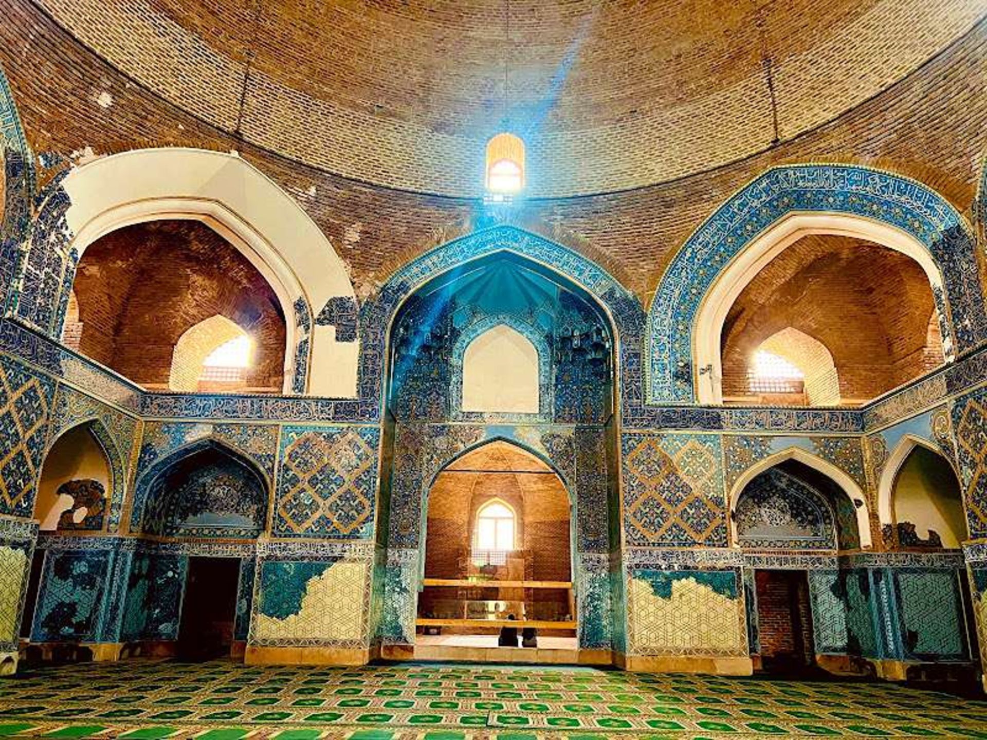 Architecture of Tabriz Kaboud Mosque