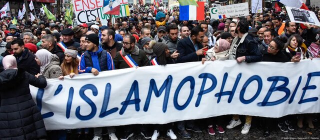 Holding anti -Islamophobia demonstrations across France