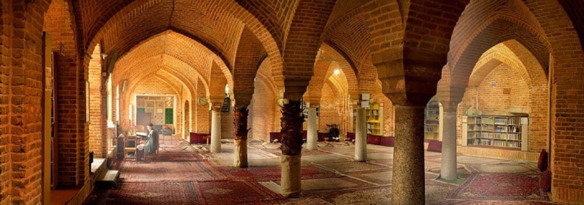 Hamedan Mosque interior