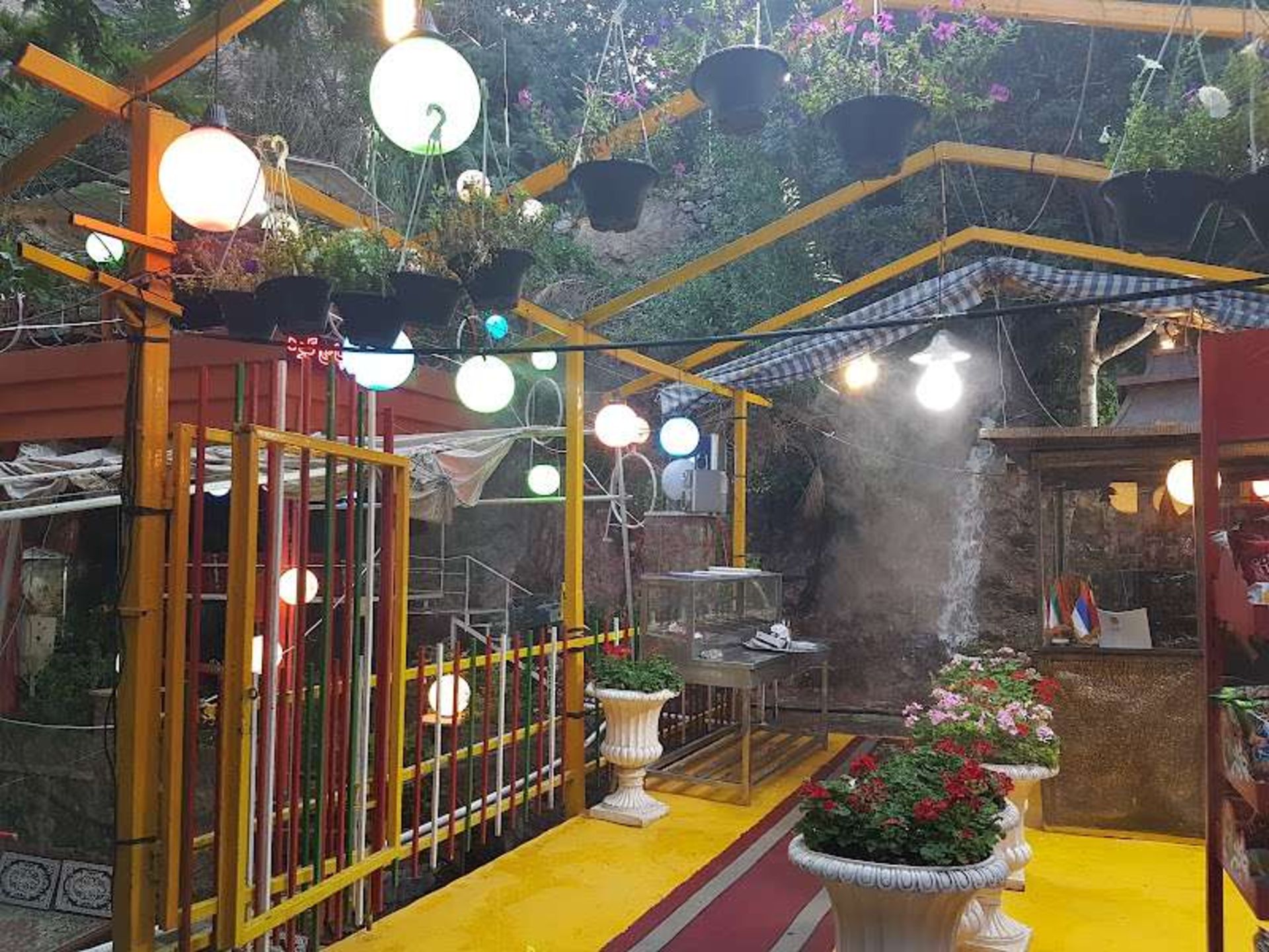 Dermand Restaurant Decoration