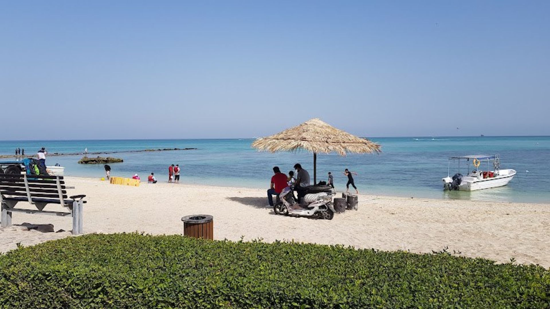 Coral Kish Beach Alas