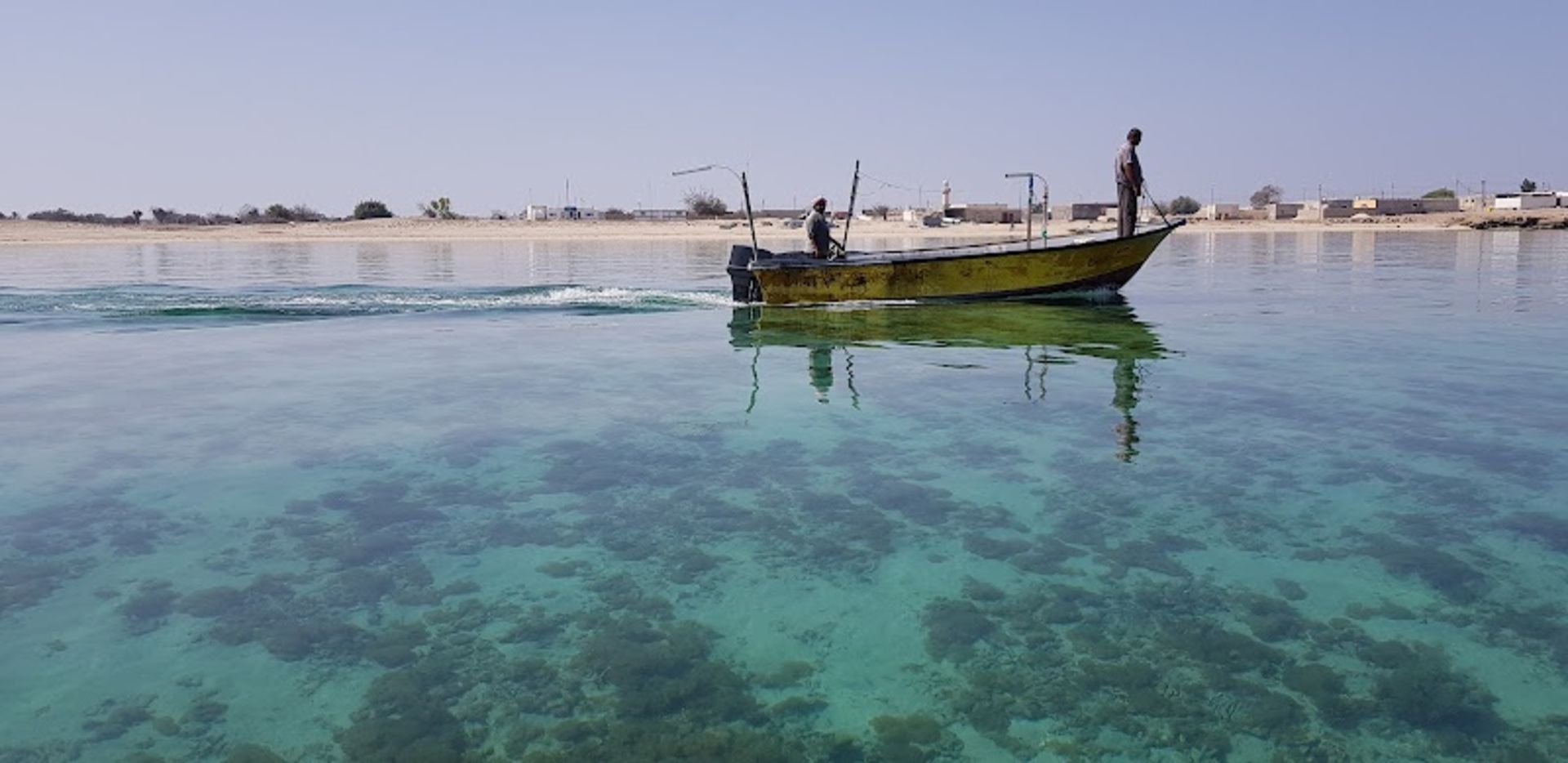 Boat on the island of Hondurabi Kish