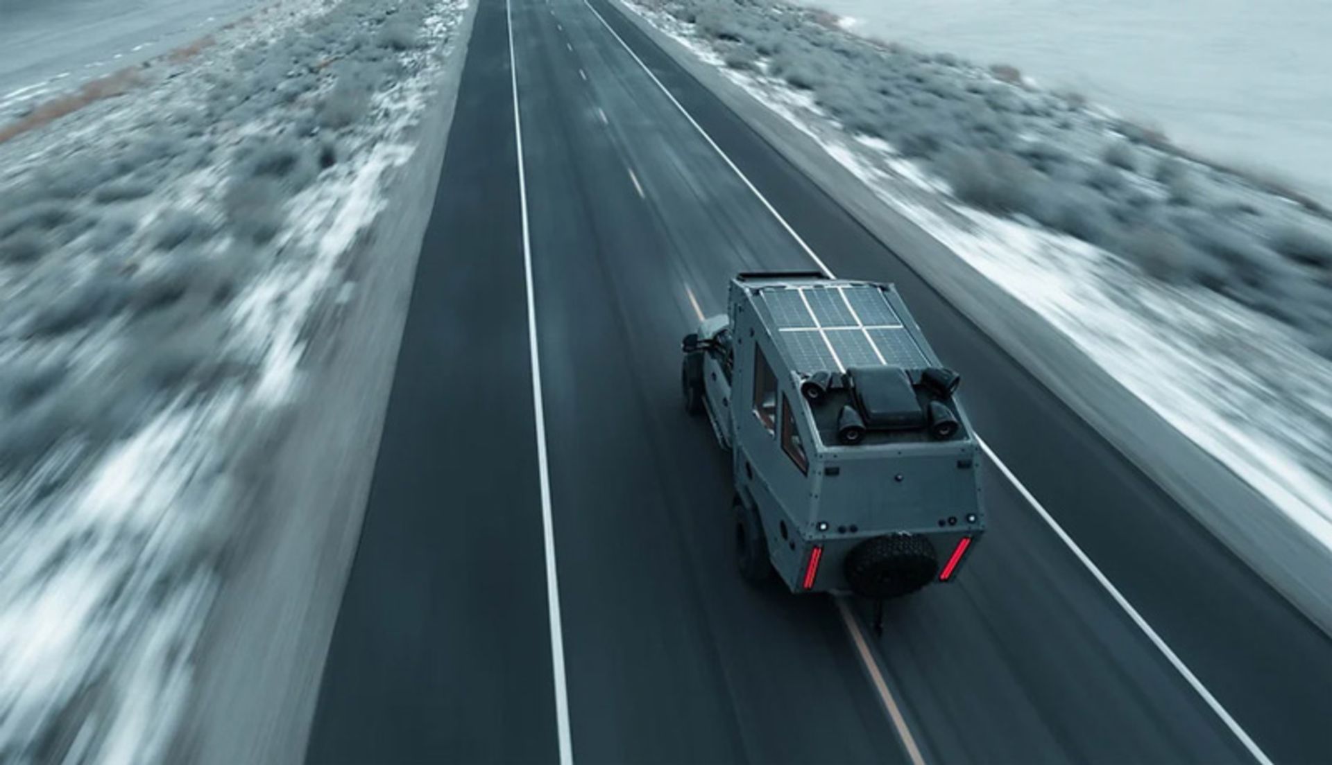 Cumper luxury acetar on the road