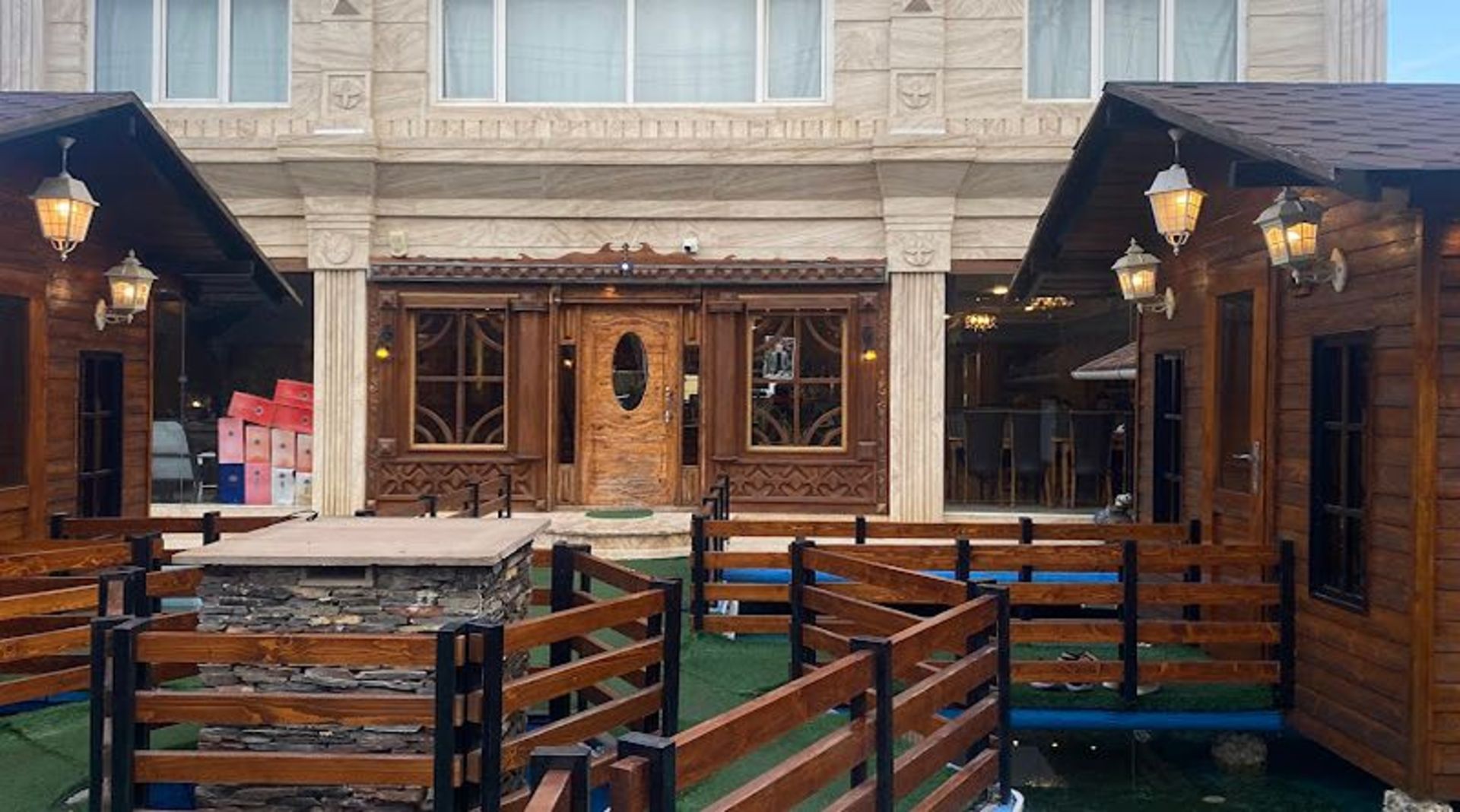 Hossein Chalusi Restaurant