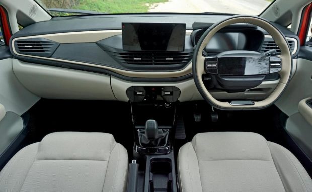Hatchback Tata Dashboard 2025