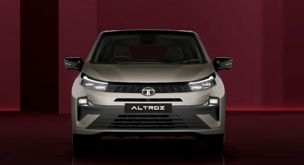 The front of the Tata Hatchback Altar 2025