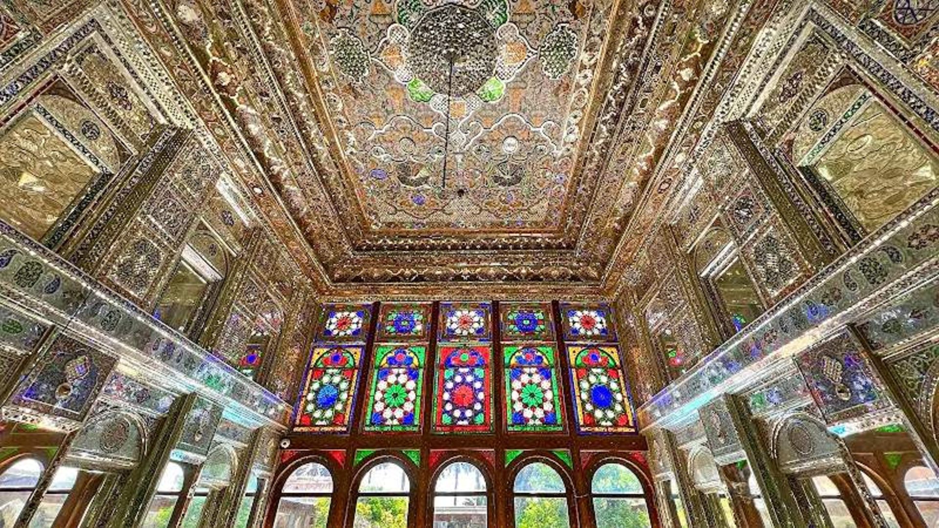 Ghavam Orange Mansion Decorations