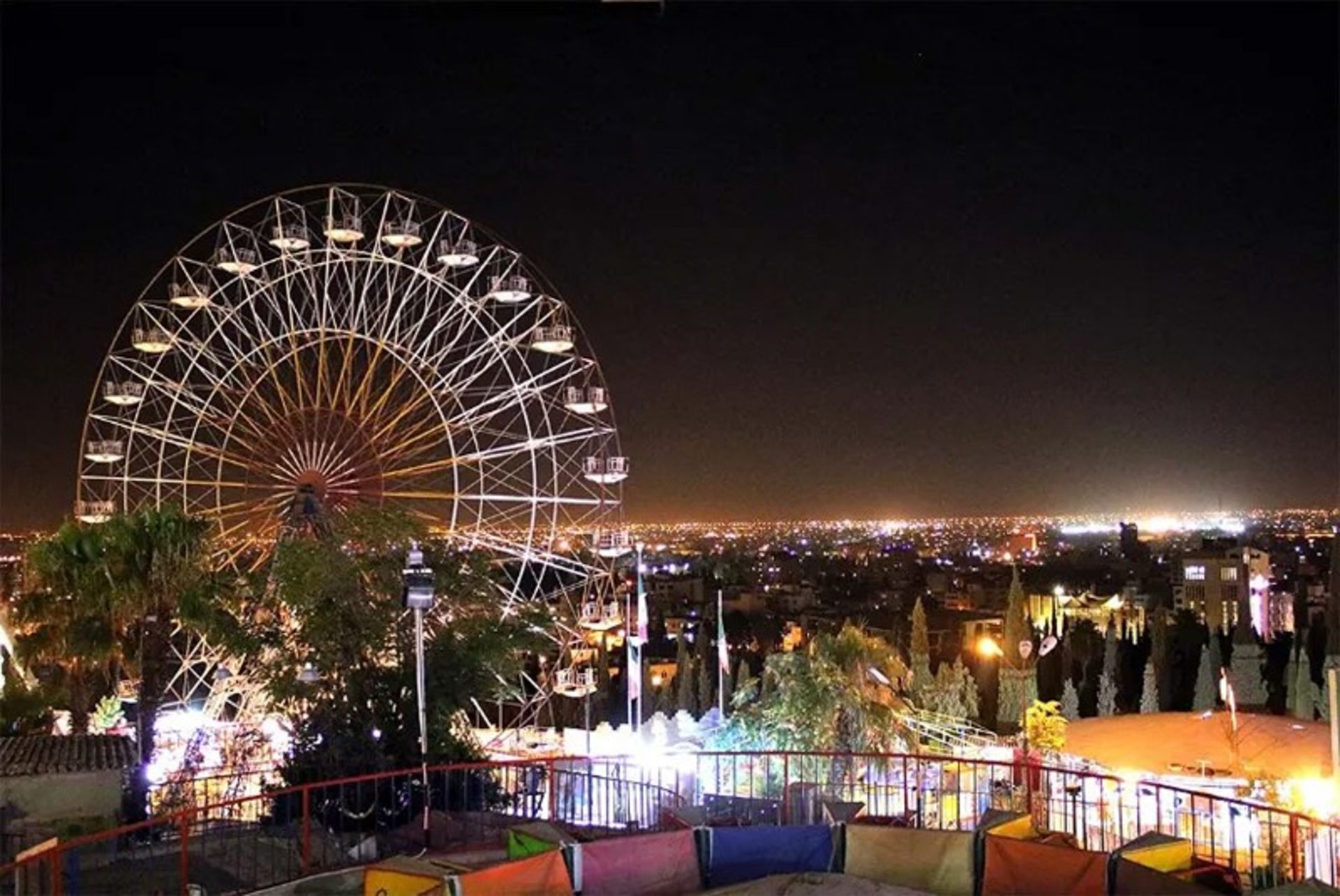 Luna Park Shiraz at night