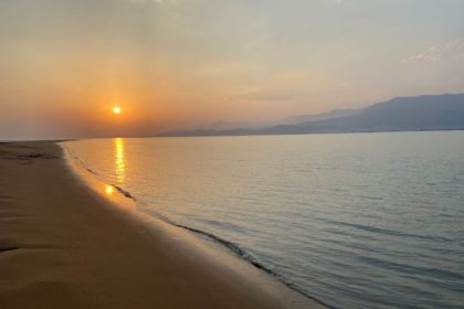 Watching the sunset from the Warma Island