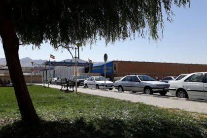 Tanakura Mahabad Market Parking