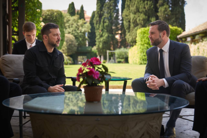 Zelnsky and Venus meeting focusing on Trump-Putin's future call