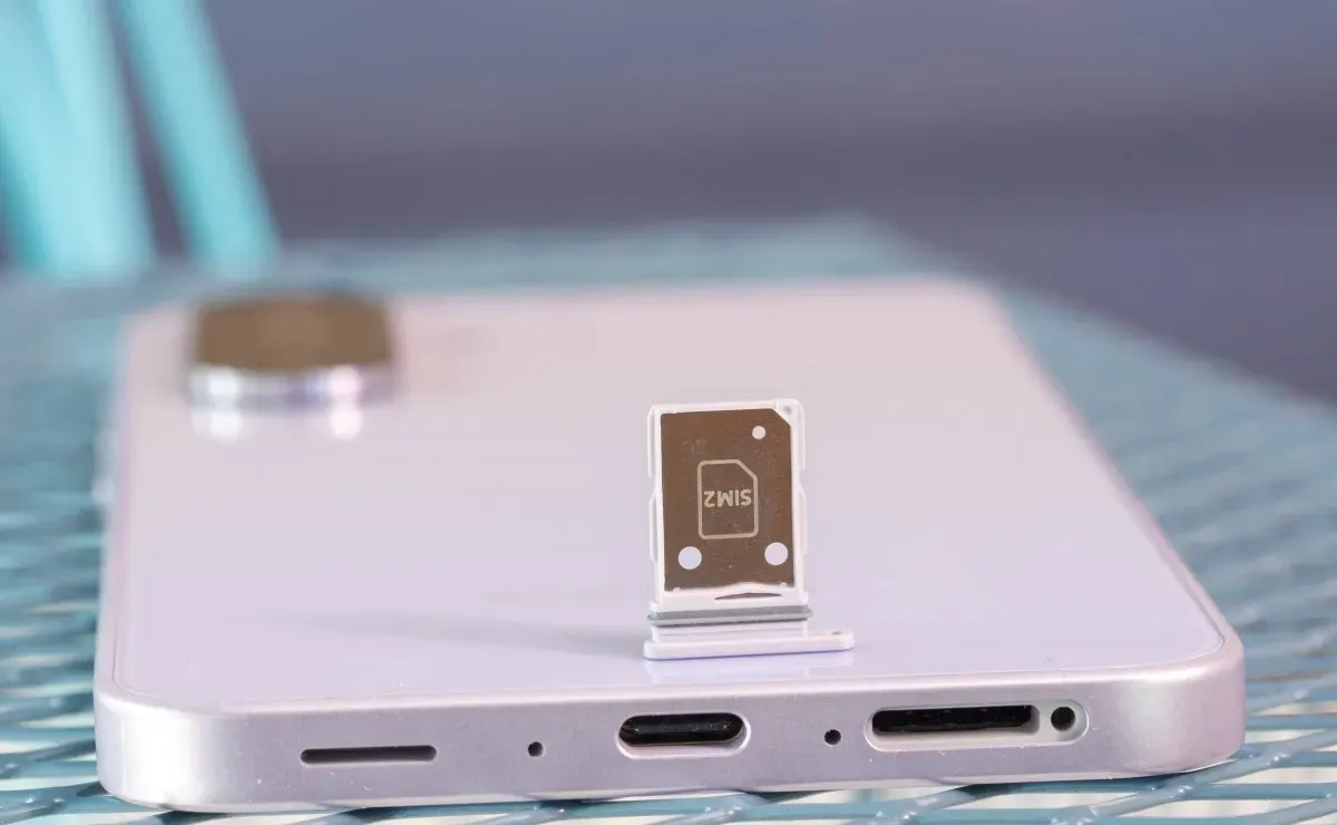 Galaxy A36 vs. Galaxy A56; Porters and connections