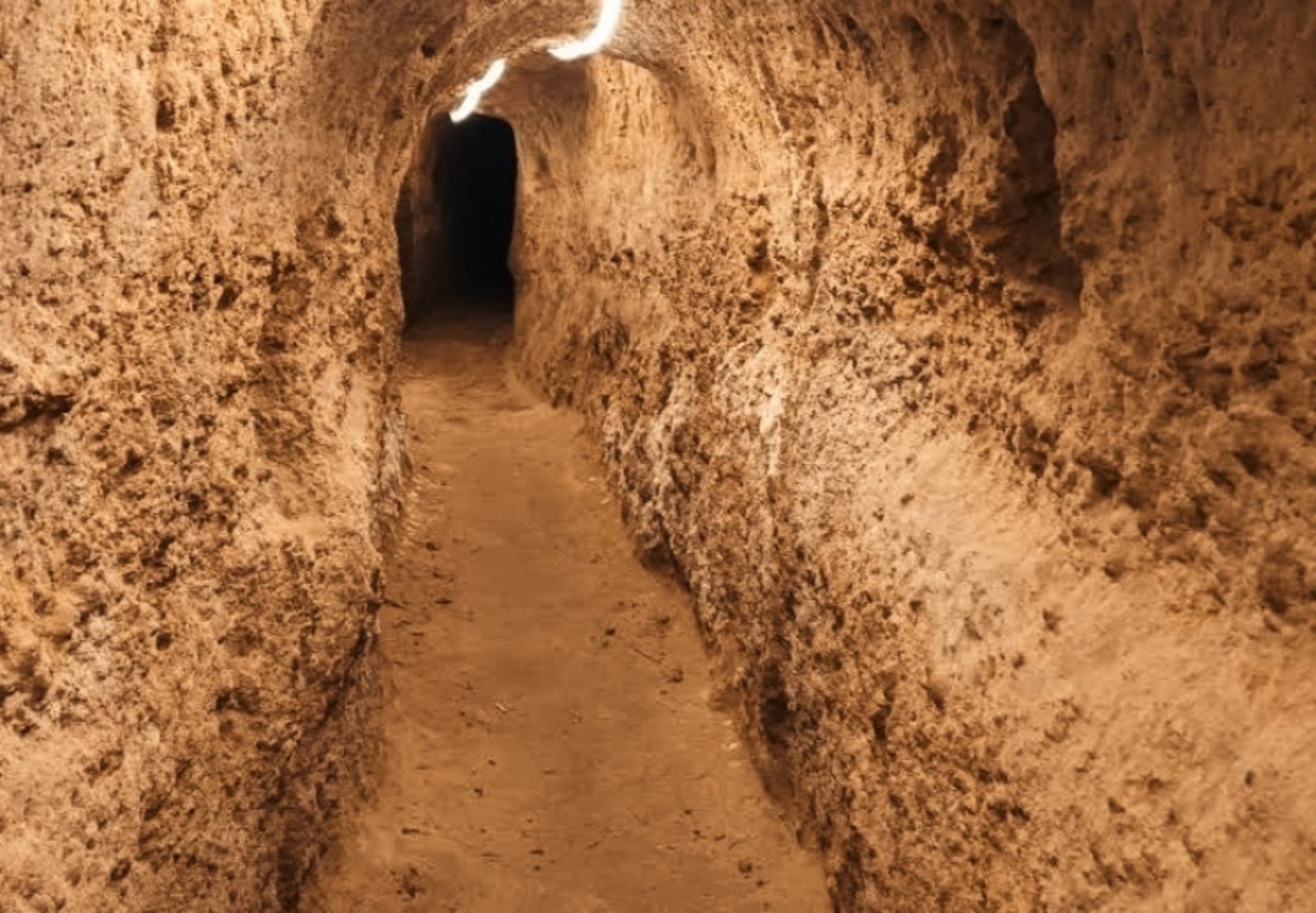 Cave the boss in Niasser