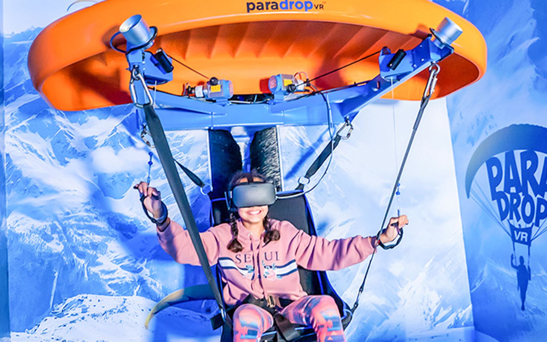 Girl playing in the virtual reality of Dubai Mall