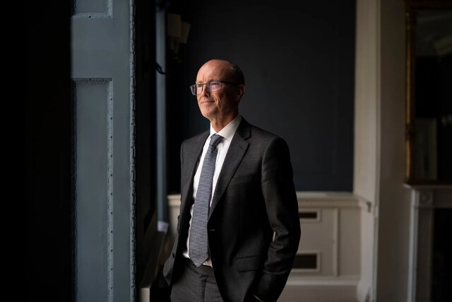 British security and military advisers against Iran and Russia