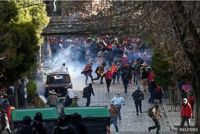 Governor of California to the protesters: Don't excuse Trump's hand