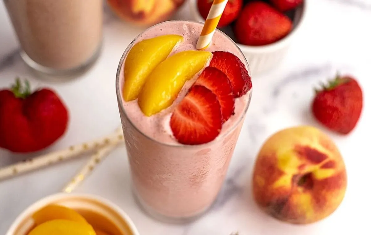 Peach and strawberry smoothie