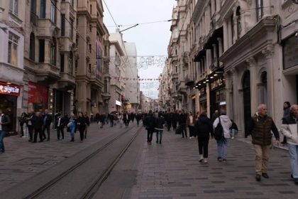 Tourists on Esteghlal Street