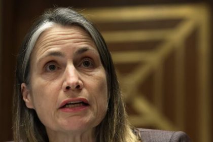 British security and military advisers against Iran and Russia