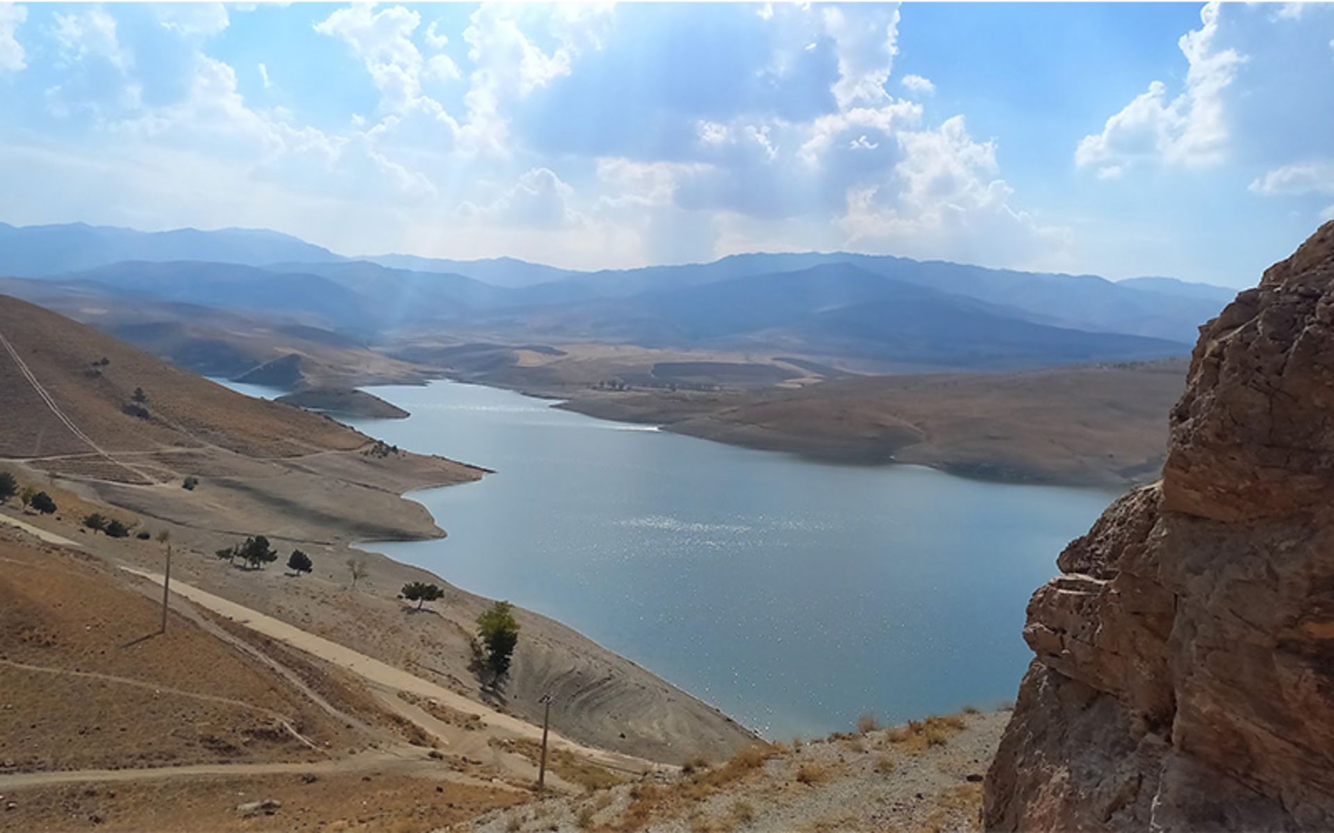 Ekbatan Dam Lake Water among the mountains
