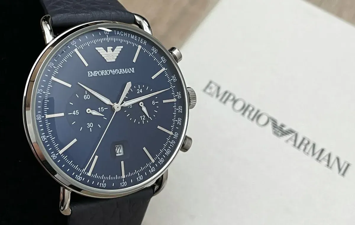 Pay attention to the logo from the tricks of the original Empero Clock Clock