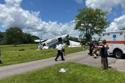 The crash of a US passenger plane with 4 passengers