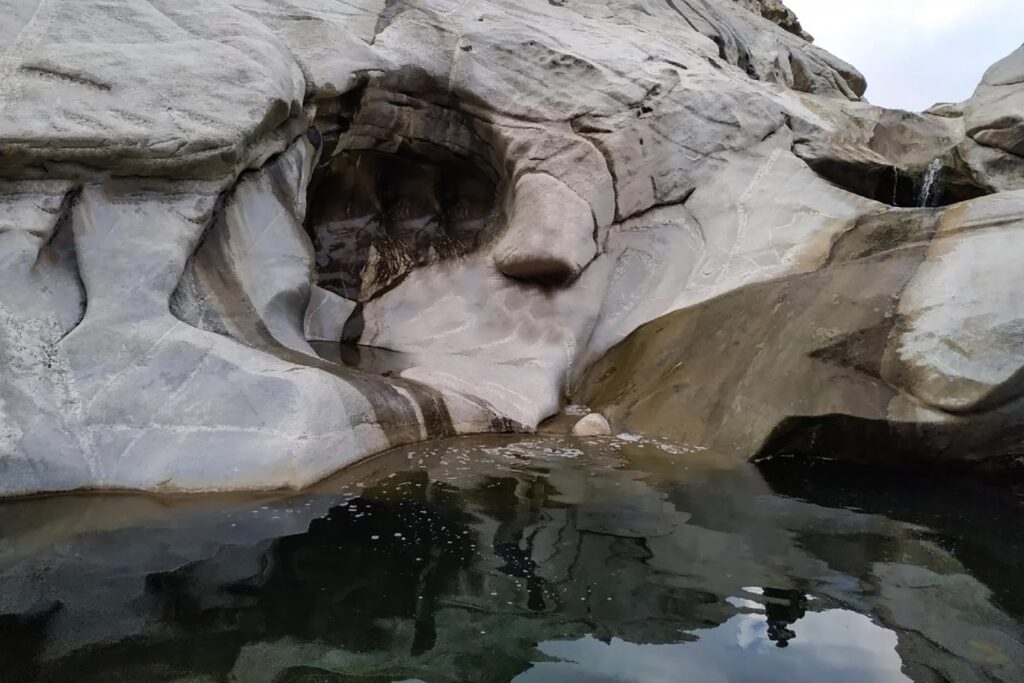 Haft -e -Mashhad Valley