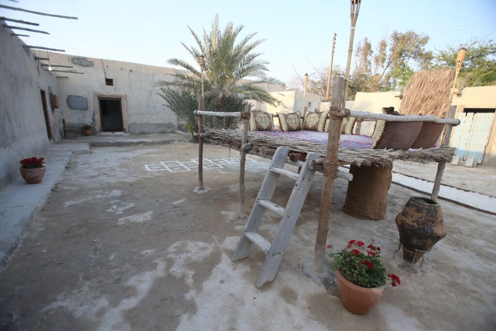 Stay on Hondurabi Island of Kish