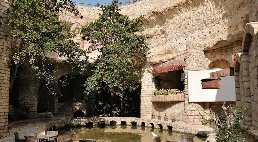 Attractions in the city of Kariz